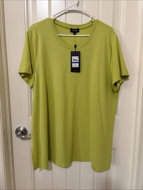 NWT Jones New‎ York Lime Short Sleeve Crew Top